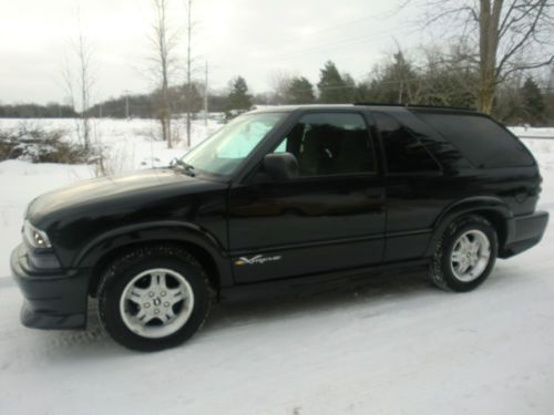 Rare black 2002 chevy s10 blazer extreme very reliable w/ sunroof &amp; new tires
