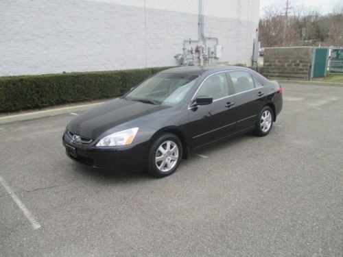 Leather moonroof heated seats 6 cylinder low miles black