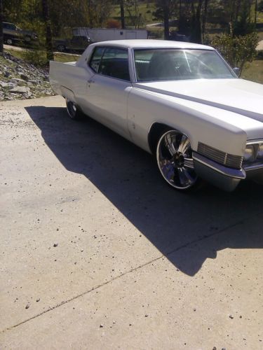 Old 1970 cadillac deville with air ride (4 switch set up ) on 22&#034; rims