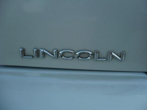 2003 lincoln town car executive