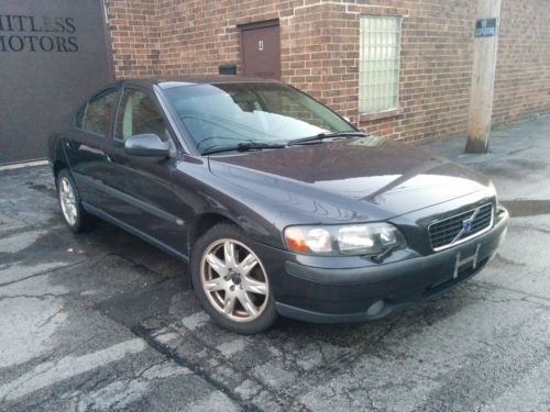 2002 volvo s60 - very clean , all wheel drive , fully loaded