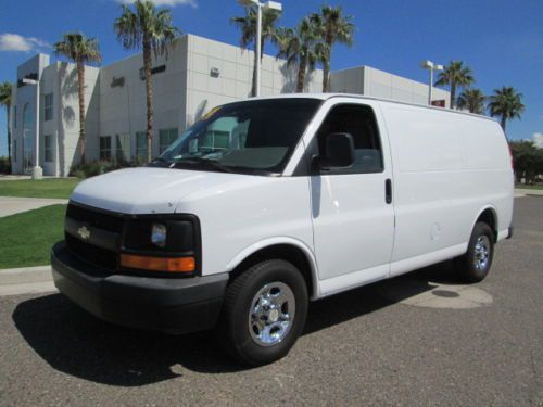 06 white 4.3l v6 automatic one owner cargo van