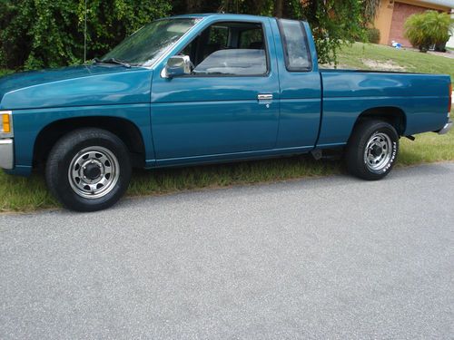 1997 nissan pickup hardbody xe extended cab pick up  low miles 120,116