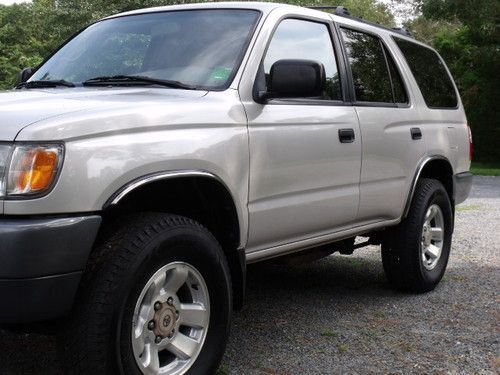 1997 toyota 4runner - rare - 4cyl 4x4 automatic 130k miles - **no reserve**