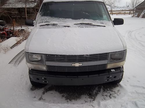 1999 chevy astro cargo van awd 4.3 l v6 tow hitch runs &amp; drives well 212k miles