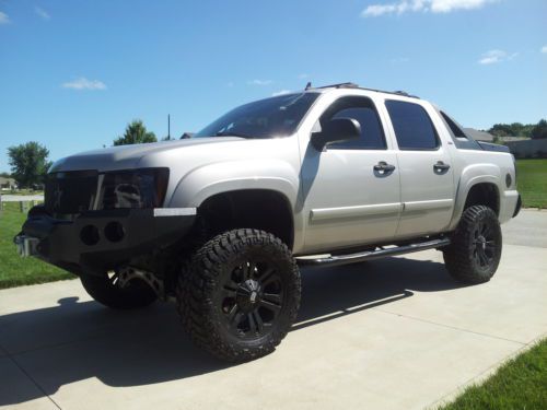 2007 chevy avalanche z71, lt,ltz, 4x4,loaded,lifted, lots of extras