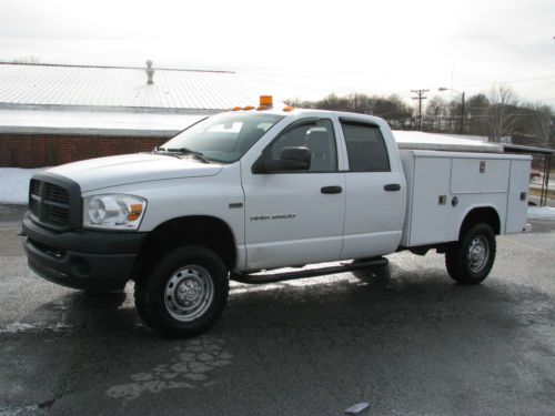 Crew cab 4x4 5.7 hemi clean reading utility bed ready to go to work!