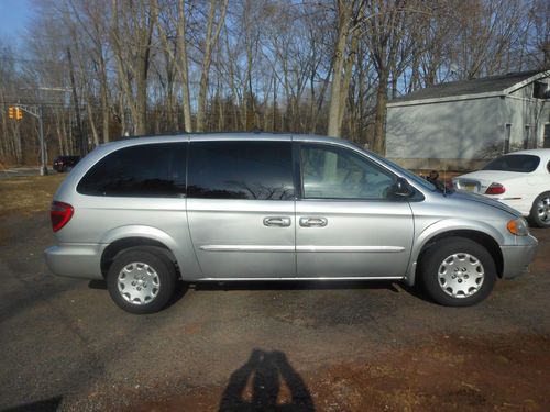 Chrysler town &amp; country lx dvd ..,.easy fix ... not salvage... no reserve