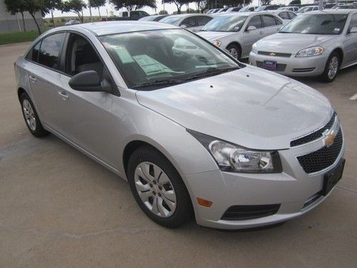 2013 cruze 600 miles perfect silver ls 6 speed manual all factory equipement