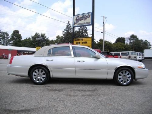 2004 lincoln town car ultimate sedan leather chromes sunroof loaded immaculate!!