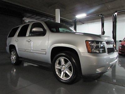 13 chevrolet tahoe lt leather dvd player back up camera silver low miles
