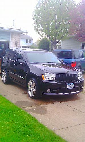 Srt-8 2006 grand cherokee srt very well kept and maintained! priced to sell fast