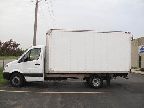 2008 dodge sprinter 3500 box truck with ramp mint condition