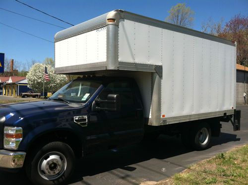 Ford f-350 super duty, box truck w/ lift gate 6.8l triton v10