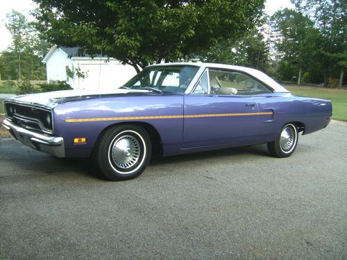 Roadrunner 1970 purple &amp; white roof &amp; interior 383 #'s match b-sheet x 2 nice