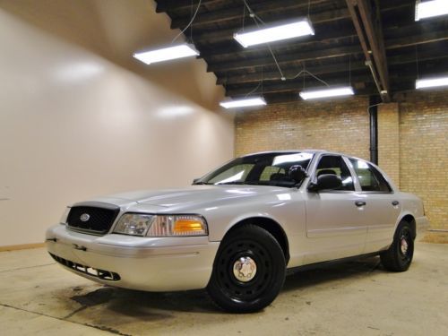 2004 crown vic p71 police, silver, 78k low miles, well kept, nice