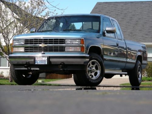1990 1 owner 4x4 extra cab chevrolet pu in excellent condition!!