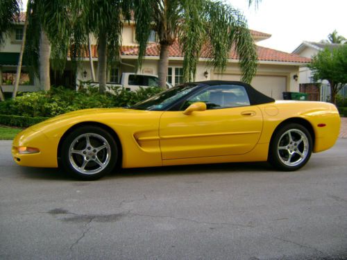 2001 conv.- rare ylw / blk  6 spd - museum delivery 1/577 - orig. &amp; mint cond.
