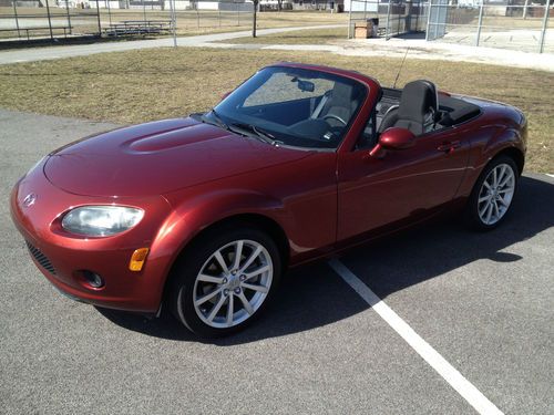06 sport convertible auto automatic low miles clean florida car well maintained