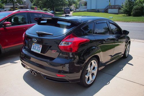 2013 ford focus st w / st3 option ** only 1112 miles ** $2000 in extras!