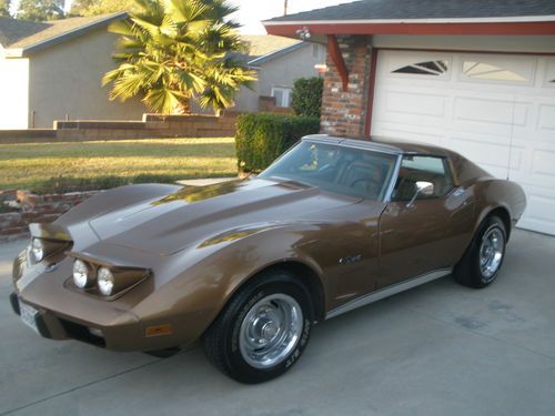 1975" chevrolet corvette stingray  350/motor automatic with t-tops great cond"