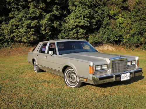 1989 lincoln town car - must sell!!!