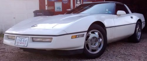1988 chevrolet corvette base hatchback 2-door 5.7l auto