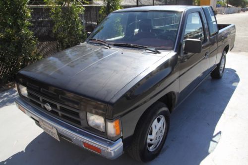 1992 nissan pickup king cab 2wd automatic 4 cylinder  no reserve