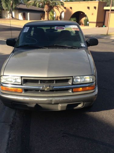 Gray 2001 chevrolet s10 truck in good condition