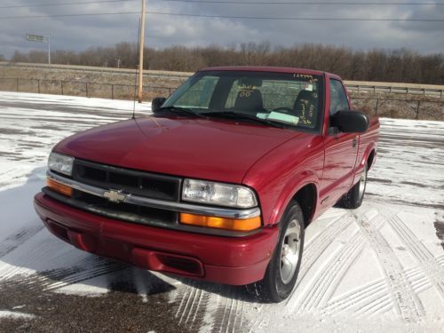 00 01 02 chevy s-10 regular cab , automatic, bed cover ,looks &amp; runs great !!!