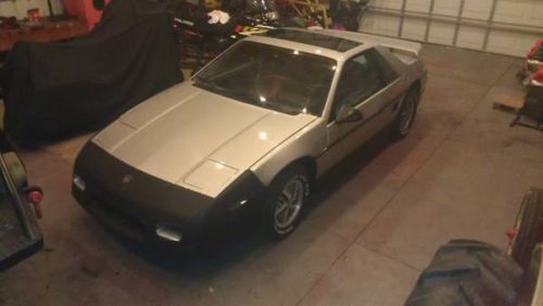 Fiero 2.8l v6 2 door coupe 10 year barn find low miles 2m6 no reserve runs drive
