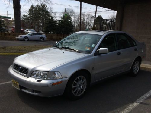 2003 volvo s40 1.9t climate package silver/black 2nd owner 93k miles no reserve
