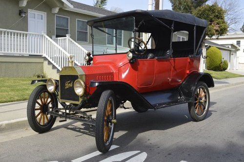 Vintage 1915 model t ford red 3 door