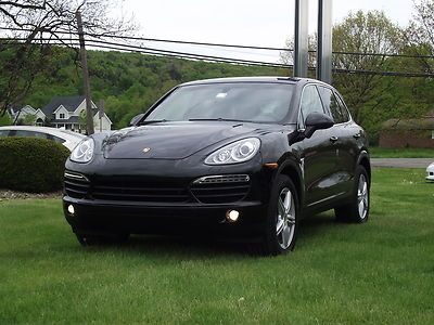 Hybrid cayenne with nav, panorama moon roof, bose, plus more, fully loaded!!!