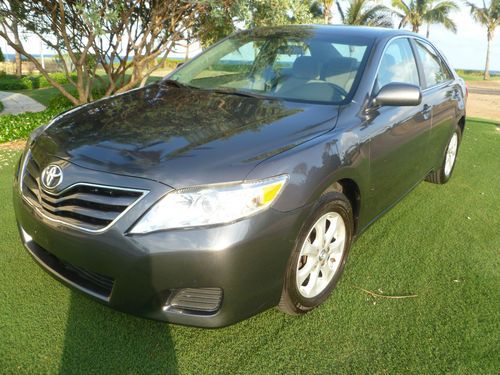 Toyota camry le 1 owner no reserve
