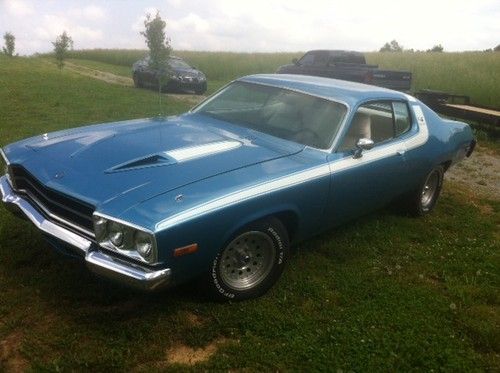 Beautiful 1973 plymouth roadrunner     no reserve