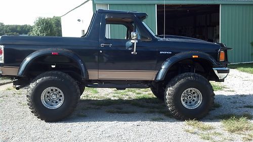 1988 ford bronco eddie bauer 10" lift super clean that has not been abused