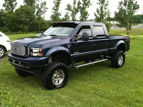 2004 ford f250, crewcab. 6 ft. bed. loaded. all power. clean.