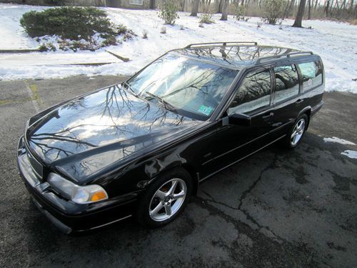 1998 volvo v70 r wagon 4-door 2.3l all wheel drive and no reserve