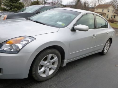 2009 nissan altima  sl    2.5   excellent condition one owner