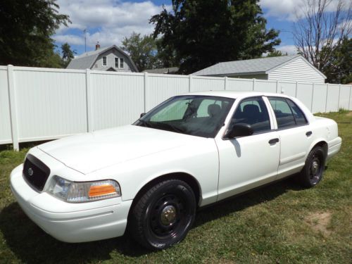 2007 crown victoria 1 owner 105654 miles!! 4.6l power windows ac  great tires