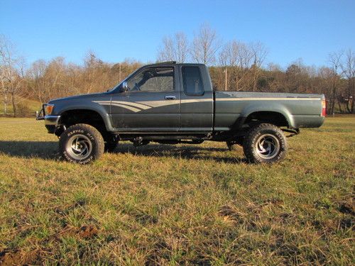 1992 toyota extended cab sr5 3.0 v6 automatic 4x4 aluminum wheels ****look****