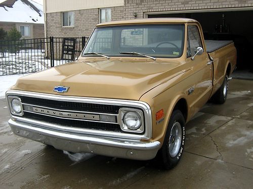 Gorgeous and very rare 1969 chevy c10 pickup- 396 v8 - 32,702 miles- extra clean