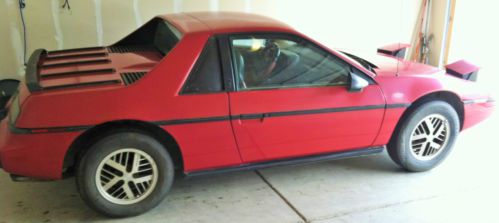 1985 pontiac fiero se coupe 2-door 2.8l