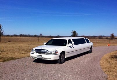 2005 white 10pax stretch limo - lincoln towncar - tiffany
