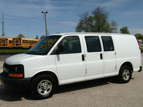 2006 chevy 4x4 awd 1500 cargo van loaded with all power options