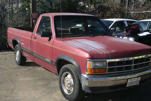 Dodge truck  1993 dodge dakota pick up truck 6 cyl automatic