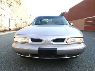 1999 oldsmobile 88 very low miles fully loaded please call 973-445-4969