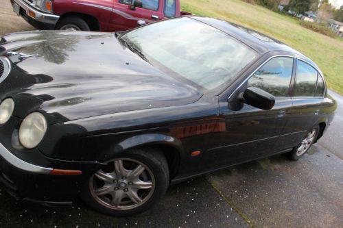 Jaguar 2000 s-type runs smooth, may need some work on its looking