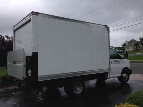 2012 chevy express 3500 cutaway box truck with liftgate